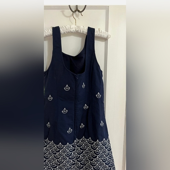 Dress - Picture 3 of 3